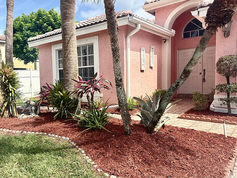 3771 Newport Ave — Photo 4
