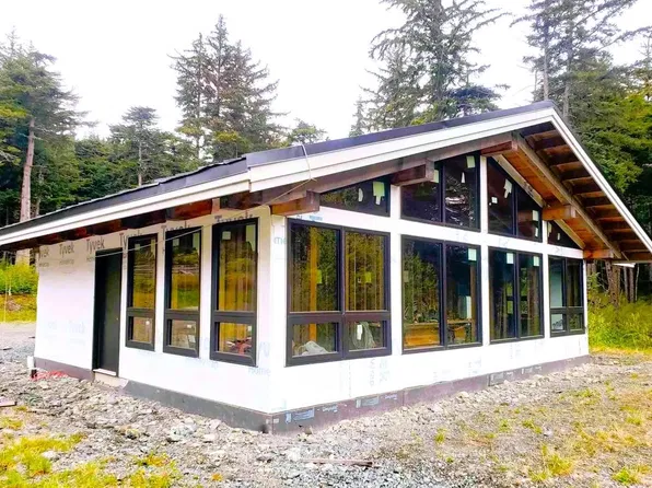 60 Otter Ave, Haines, AK 99827