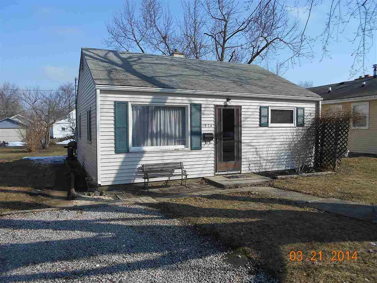 1924 Emma Ave photo 1