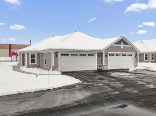 512 Hunter Oaks BOULEVARD #901, Watertown, WI