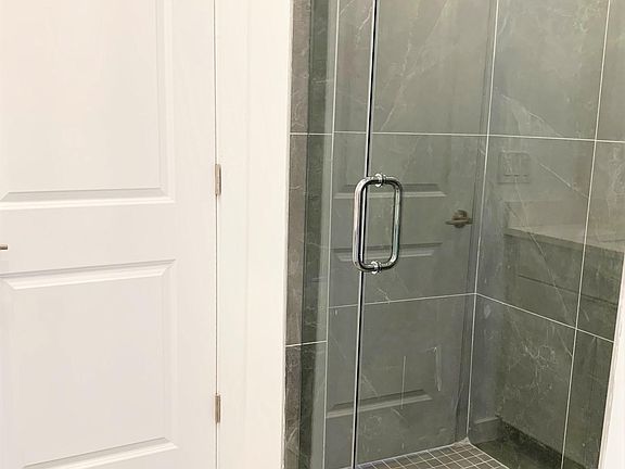 4th image of 209 W Norris St #4
