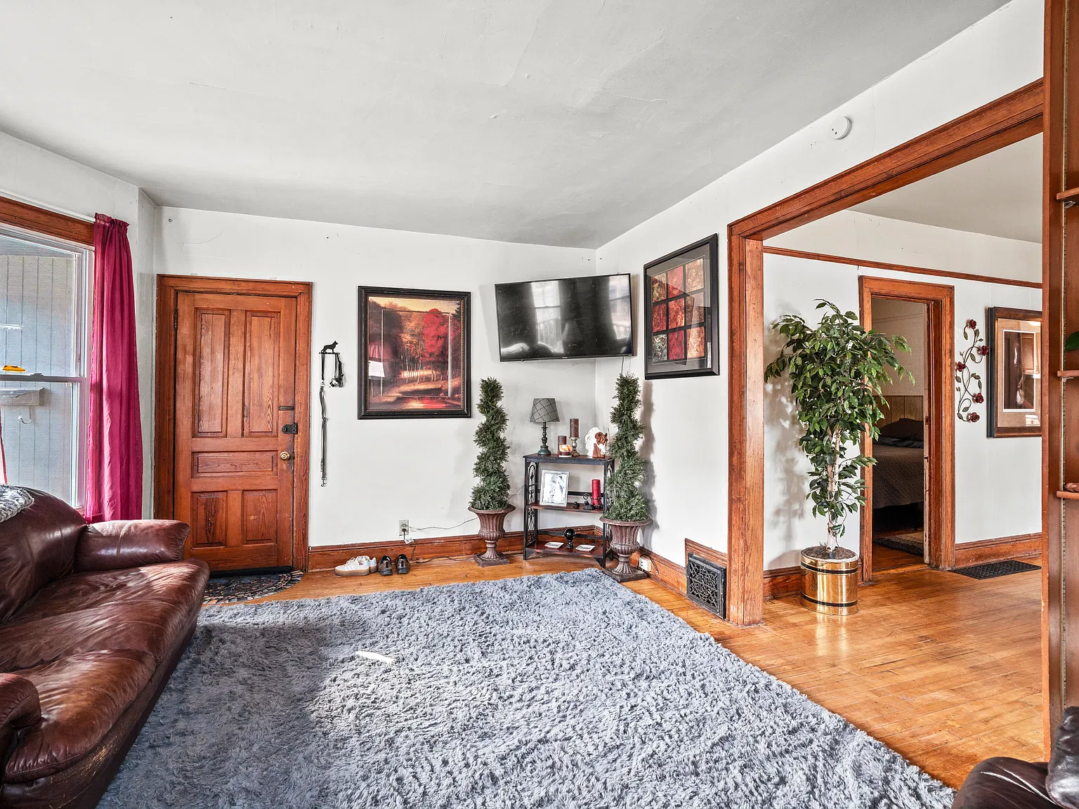 3 bed, 1600 sqft, $1,700 — Photo 3