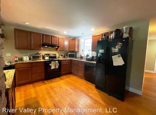754 Sykes Mountain Ave UNIT 1, White River Junction, VT 05001