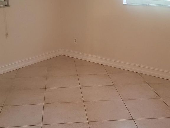 5th image of 1536 Alhambra Dr