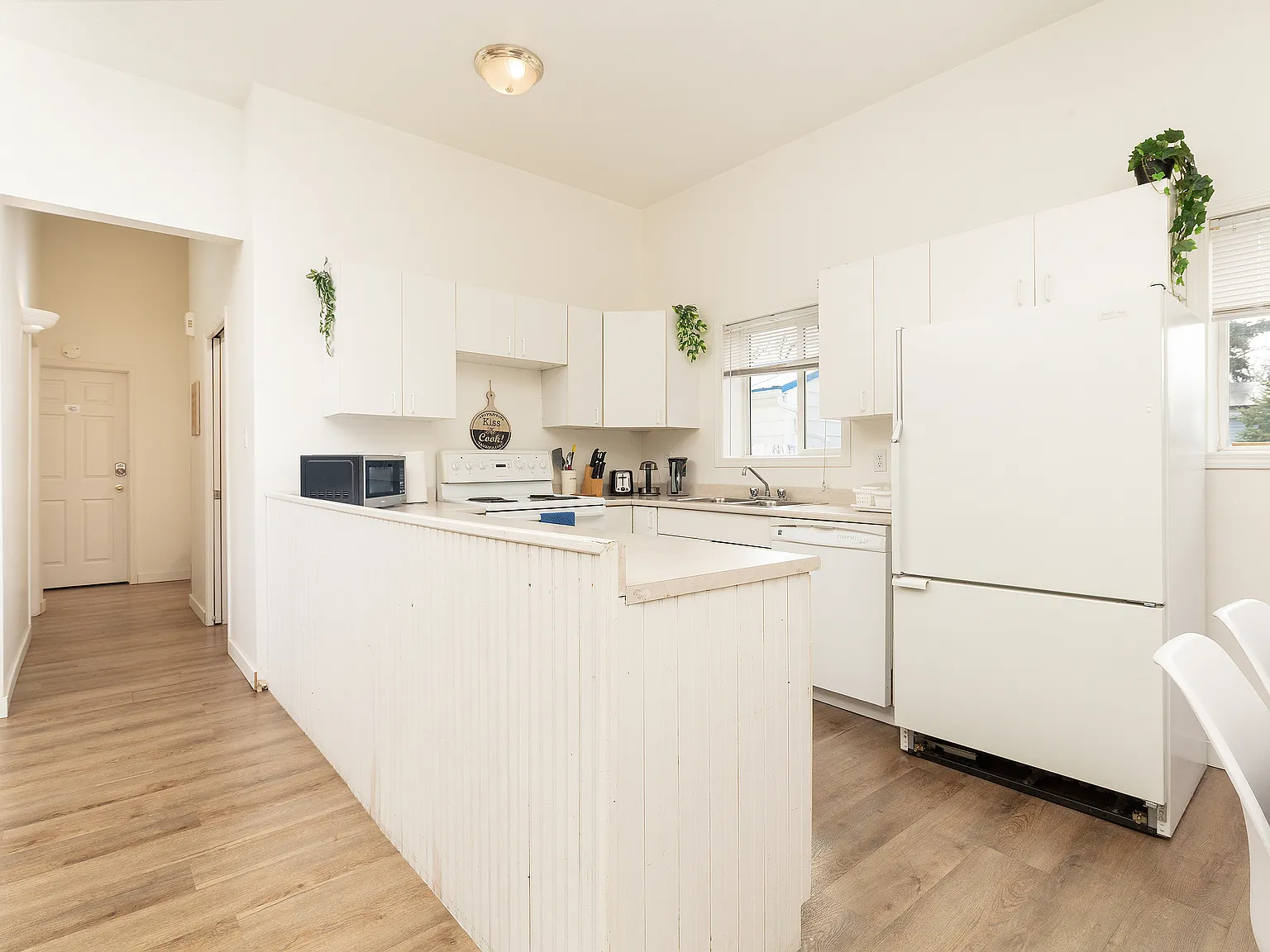 2 bed, $2,000 — Photo 2
