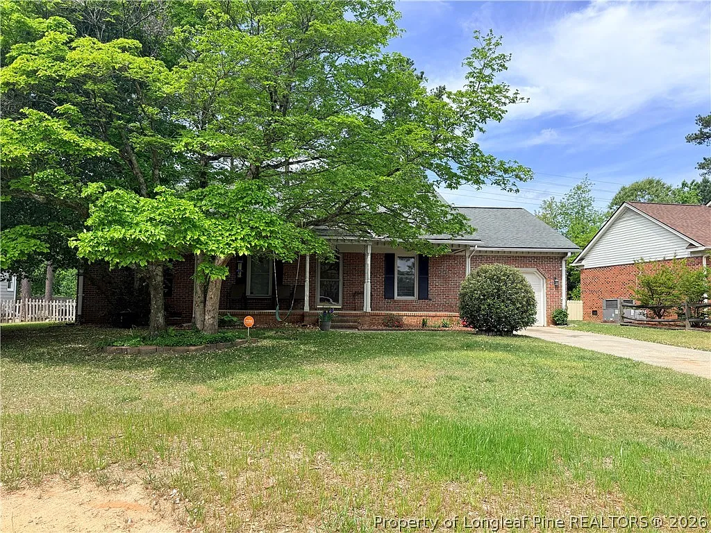 3 bed, 2.0 bath, 1345 sqft, $1,650 — Photo 2