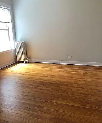 3rd image of 2045 W Berwyn Ave #1716