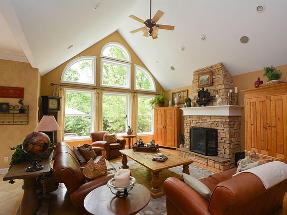 3rd image of 7093 Hearthside Ct