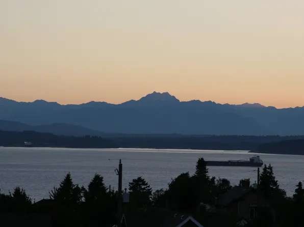 5925A California Ave SW, Seattle, WA 98136