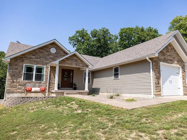 3180 Pleasant Run Dr, Palmyra, MO 63461