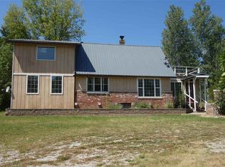 12 Country Ln, Newport, WA 99156