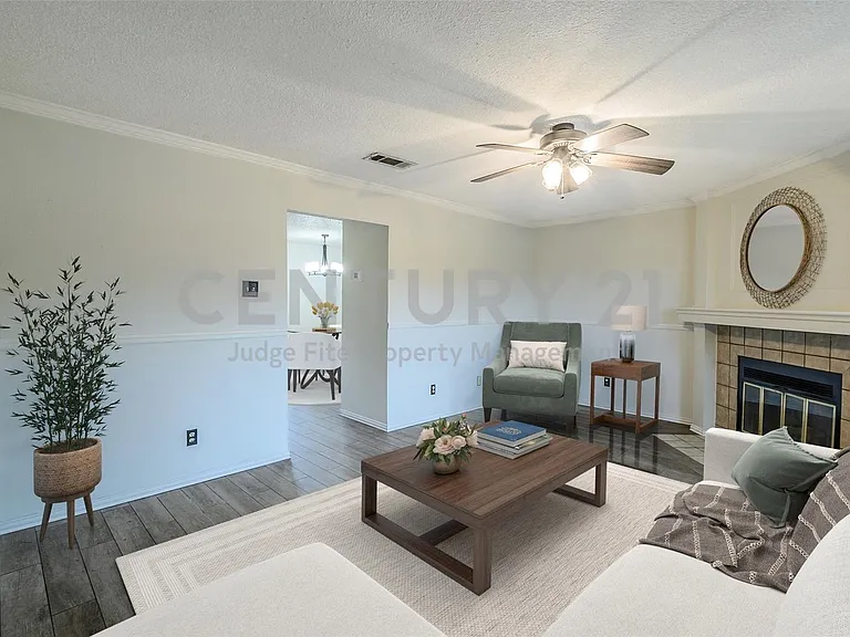 929 Vedral Pl #929 — Photo 3