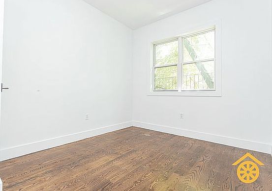 5th image of 1071 Bergen St #3B