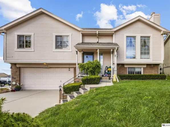 8232 Potter St, Omaha, NE 68122