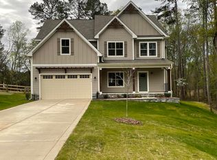 819 Dupont Ln, Carthage, NC 28327