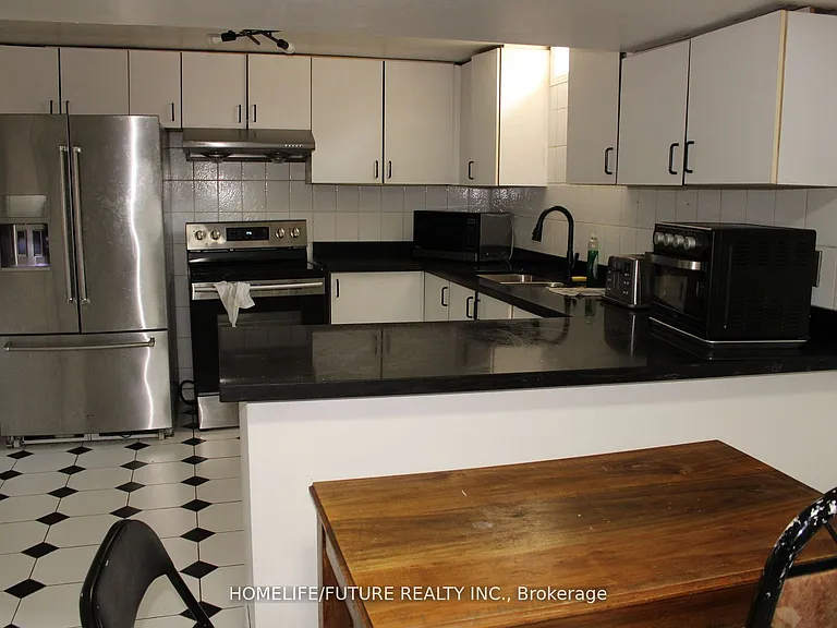122 Littles Rd #BASEMENT — Photo 4