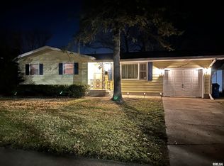 2116 Faringdon Rd, Springfield, IL 62702