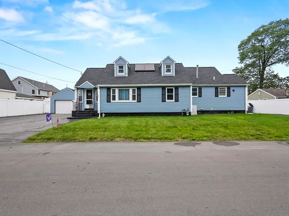 51 Crystal St, Lowell, MA 01852