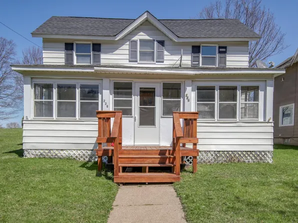 226 Maple St, Glenwood City, WI 54013