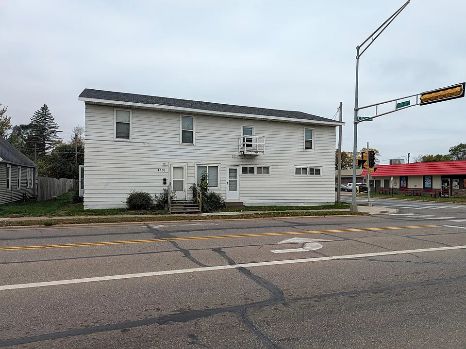 1301 Broadway St S #2