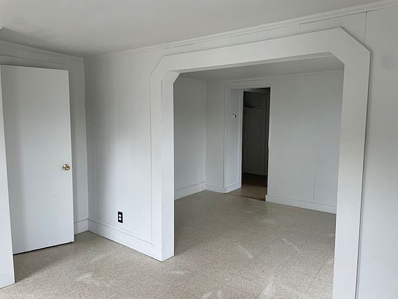 4th image of 13 1/2 Cleveland St #6