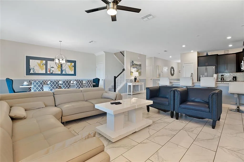 8 bed, 5.0 bath, 3909 sqft, $3,990 — Photo 4