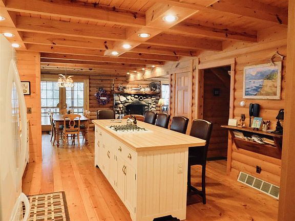 3rd image of 1480 Woodsmere Hills Dr