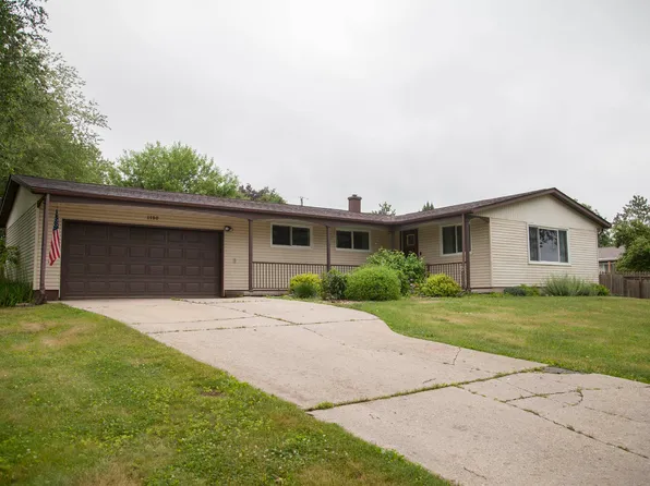 1190 Perry Dr, Platteville, WI 53818