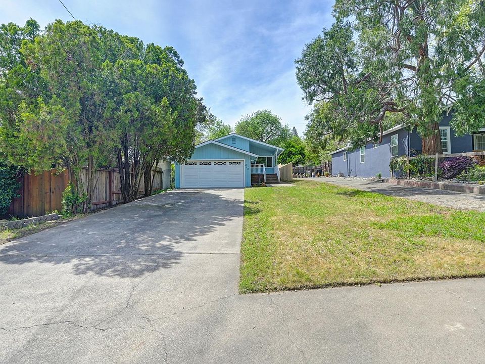 1st image of 212 Willow Ave