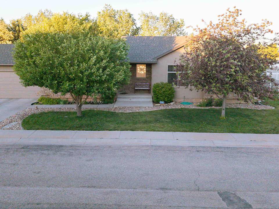 1st image of 135 Constitution Dr