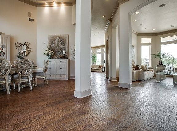4th image of 704 Stowe Ln