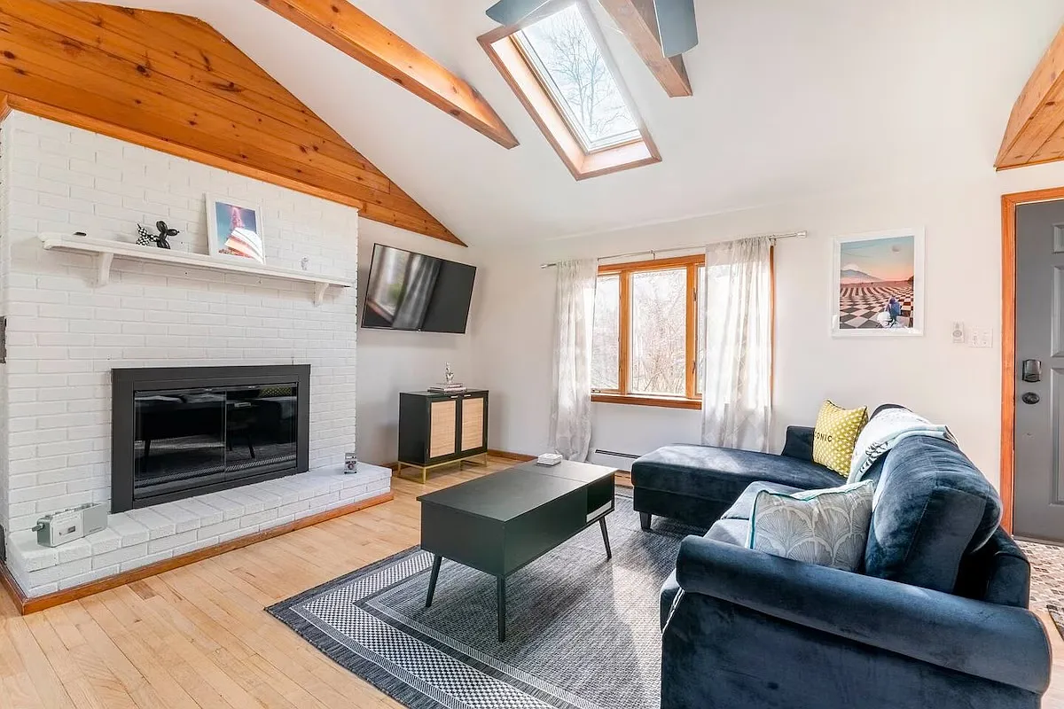 4 bed, 2775 sqft, $5,000 — Photo 1