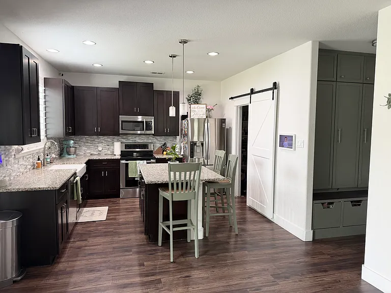 9033 Blackstone Dr — Photo 3