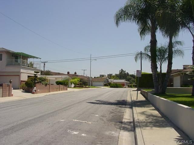 2nd image of 148 Ladera St