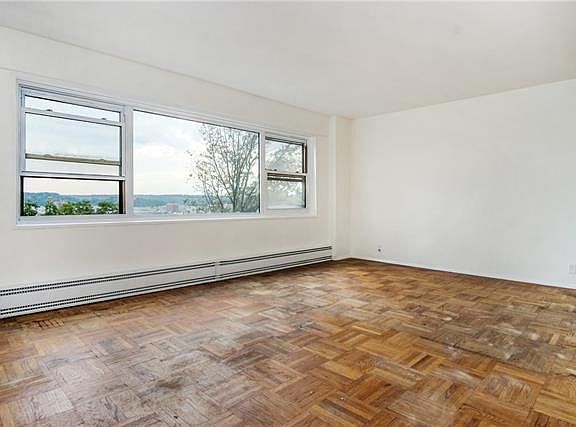 3rd image of 3 Fordham Hill Oval APT 9H