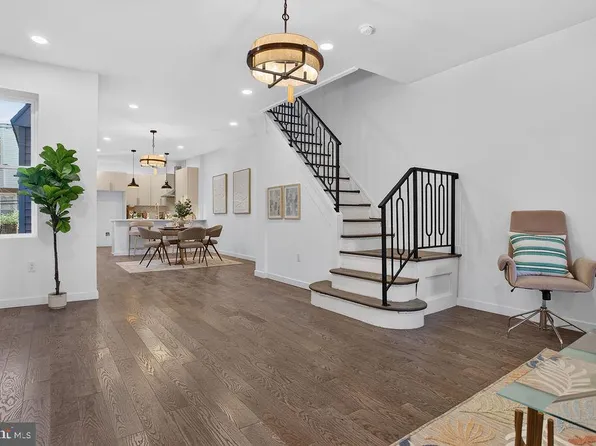 5111 Locust St, Philadelphia, PA 19139