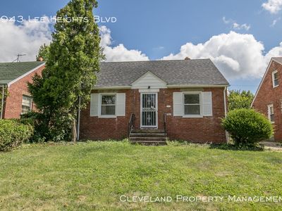 3943 Lee Heights Blvd, Cleveland, OH, 44128