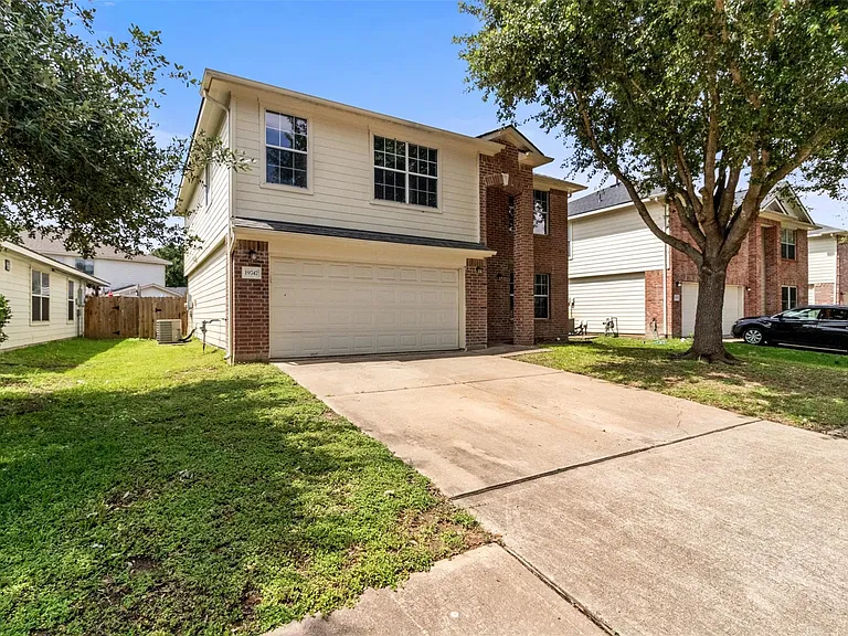 19747 Byron Meadows Dr — Photo 2