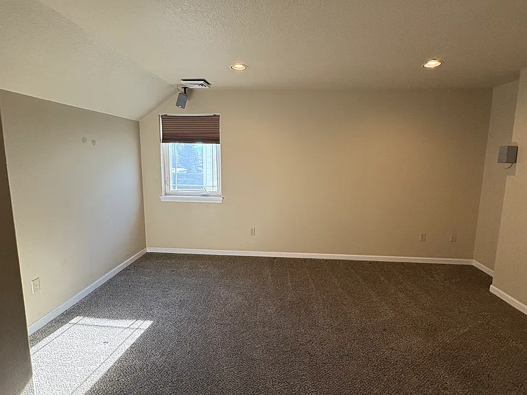 2725 SW Metolius Ave — Photo 13