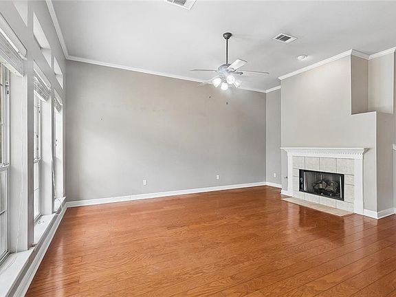 3rd image of 8 Nouveau Ln E