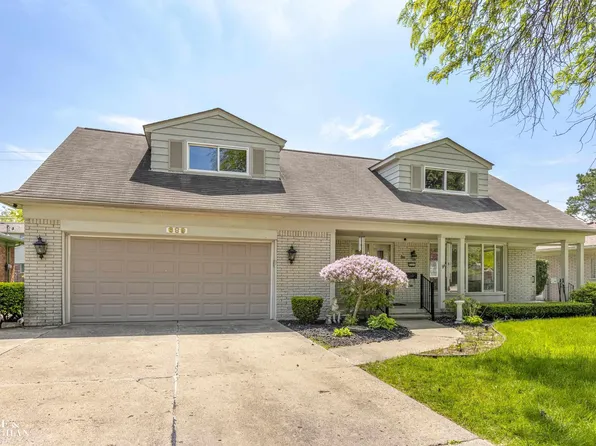 689 Perrien Pl, Grosse Pointe Woods, MI 48236