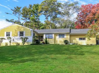 7 North Ln, Armonk, NY 10504