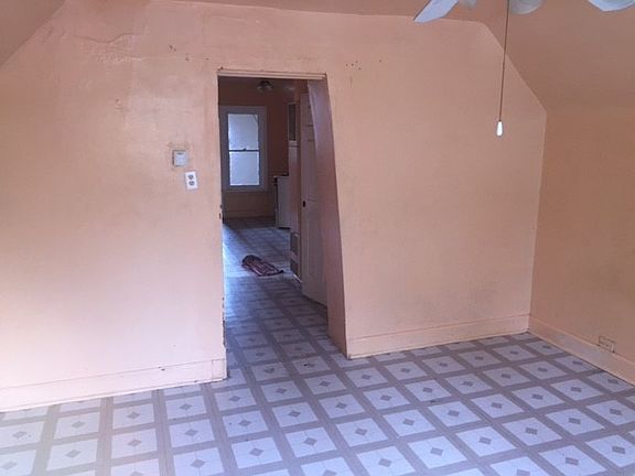 3rd image of 1907 N La Crosse Ave #1