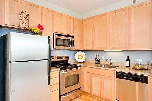 5th image of 1 E 8th St #1005