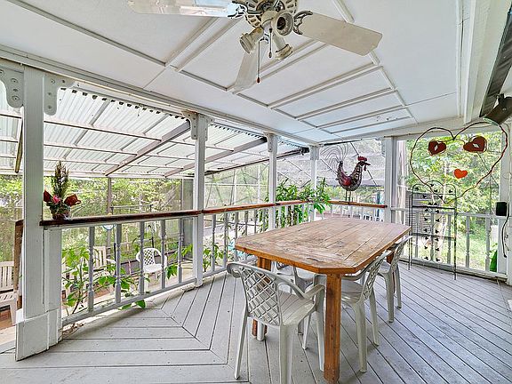 5th image of 3512 Merivale Dr