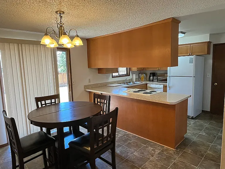 1533 Clydesdale Dr SE — Photo 9