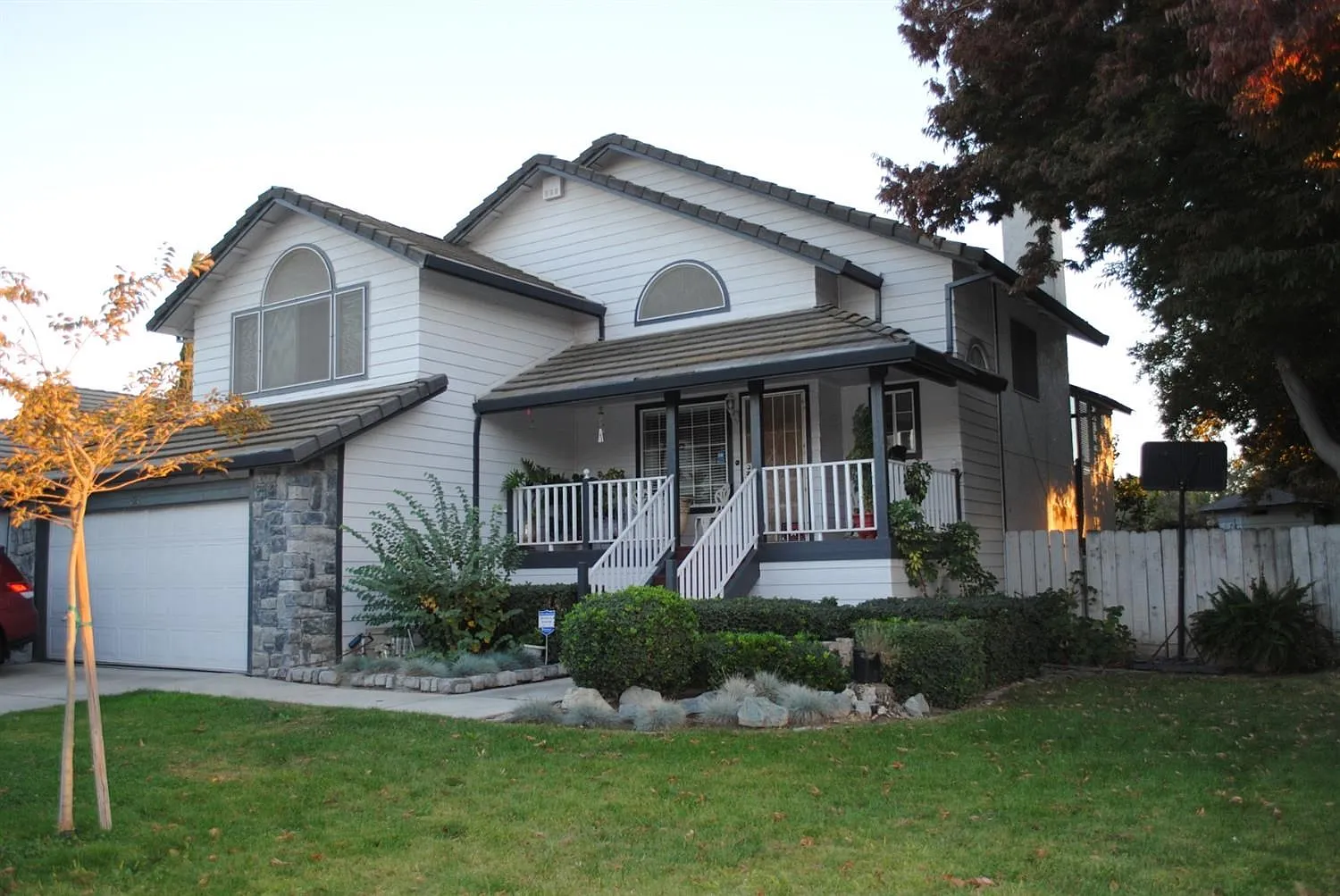 828 Blue Ridge Ln photo 1