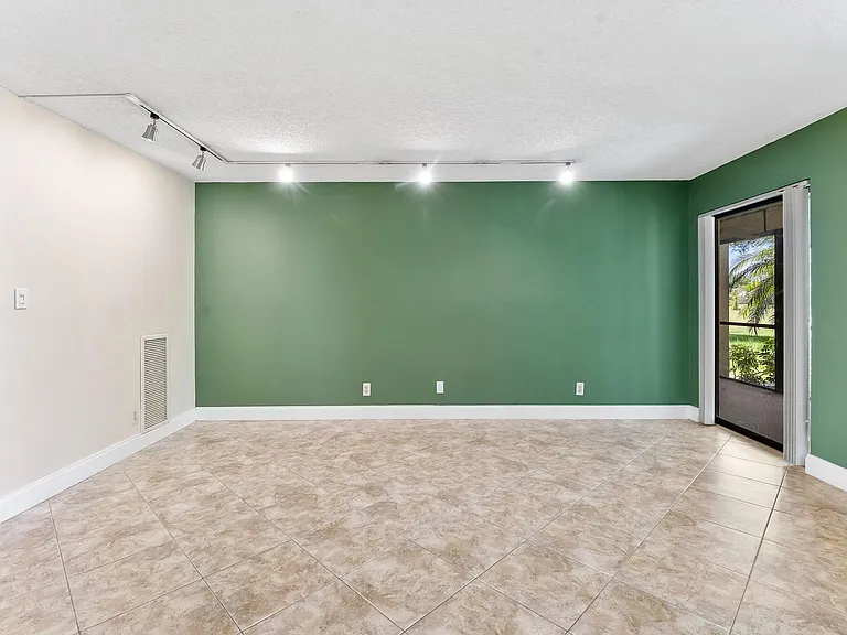 5800 Camino Del Sol #102 — Photo 8