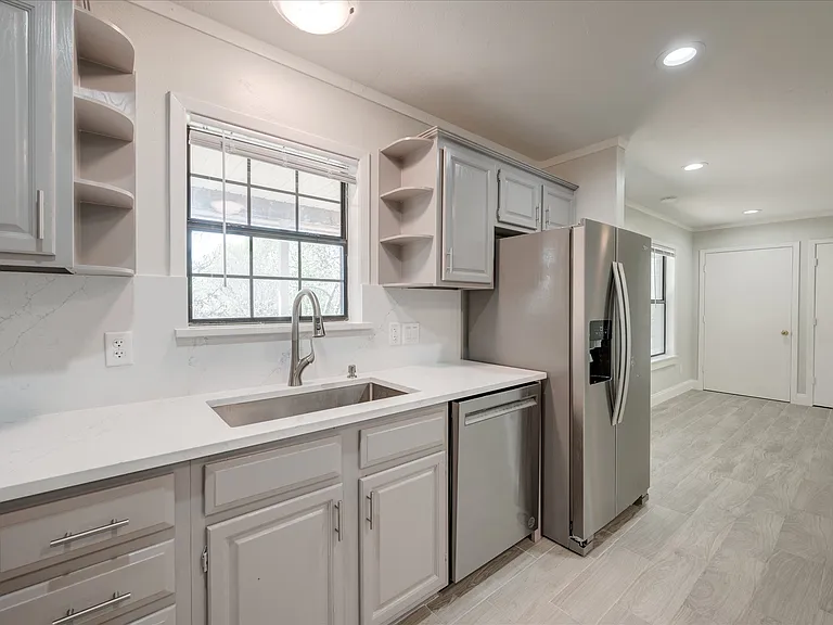 304 Oak Dr — Photo 23