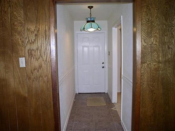 2nd image of 2402 Fleetwood Dr